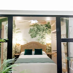 https://top2stay-historic.hotelsinnerja.org
